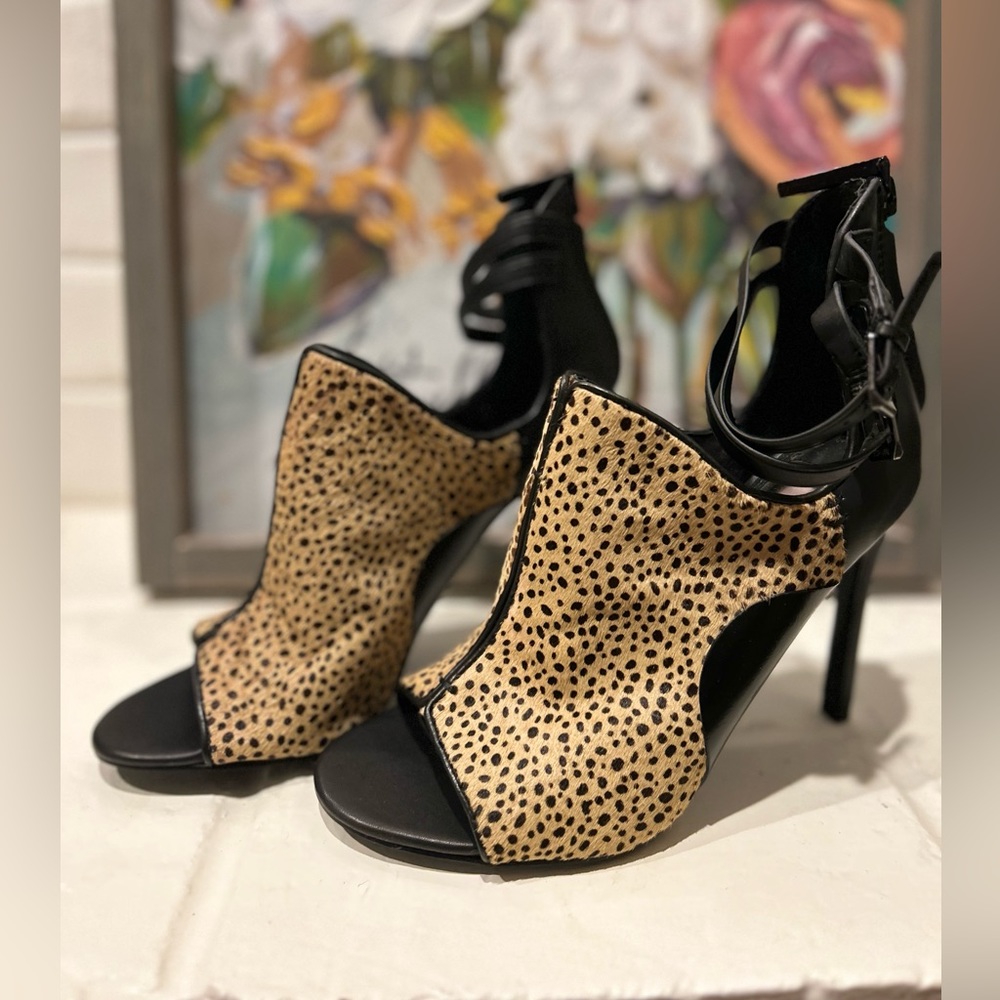 Dolce Vita Leopard heel- size 6.5